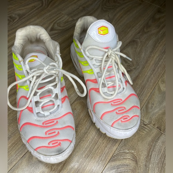 Women’s Nike air max plus - Picture 4 of 13